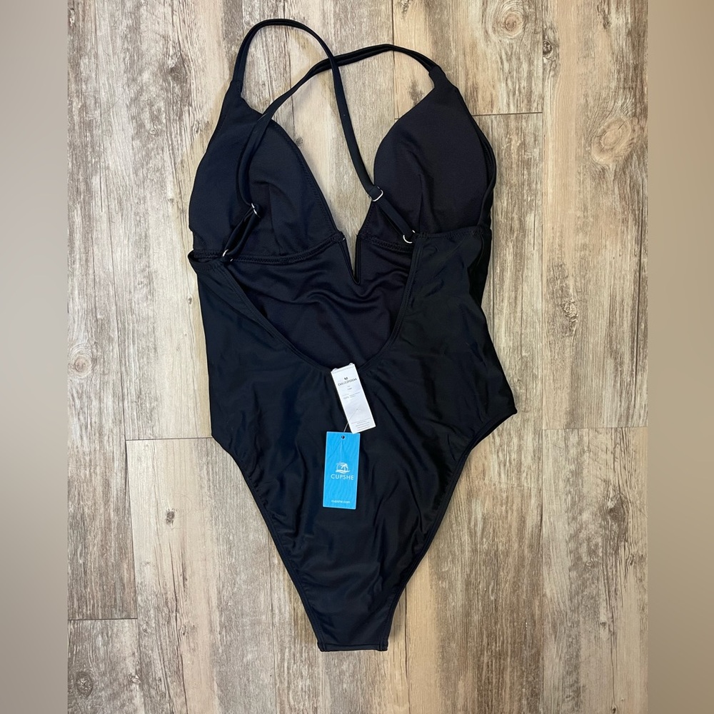 CUPSHE Women Swimsuit One Piece Bathing Suit Deep V Neck Crisscross Back Size M